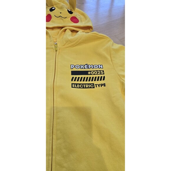 Pokemon Pikachu Yellow Boys sweater size Large (10-12)NEW - Picture 2 of 8